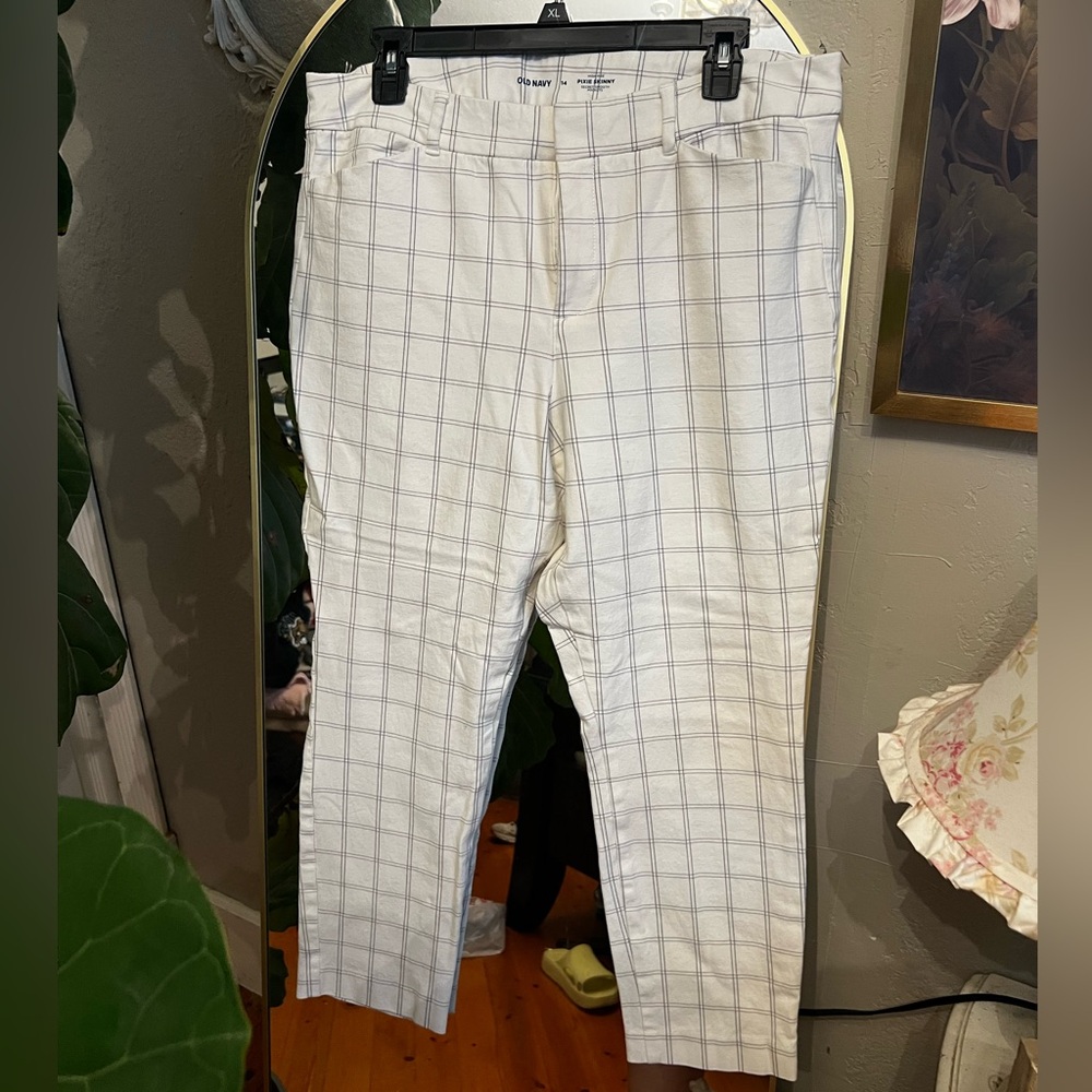 Old Navy Cream Checkered Pixie Pants